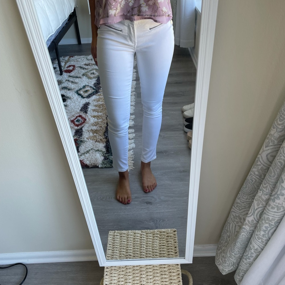 White skinny jeans
